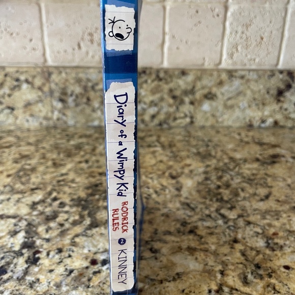 ❤️ DIARY OF A WIMPY KID RODRICK RULES HARDCOVER BOOK - Picture 2 of 5